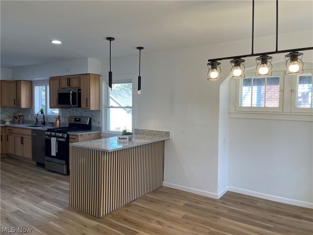 802 Orlando Avenue, Akron, OH 44320