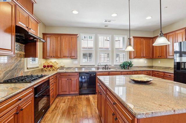 622 Moss Way, Hayward, CA 94541