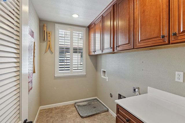 622 Moss Way, Hayward, CA 94541