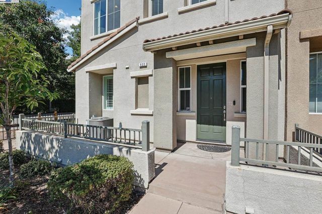 622 Moss Way, Hayward, CA 94541