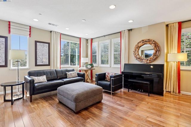 622 Moss Way, Hayward, CA 94541