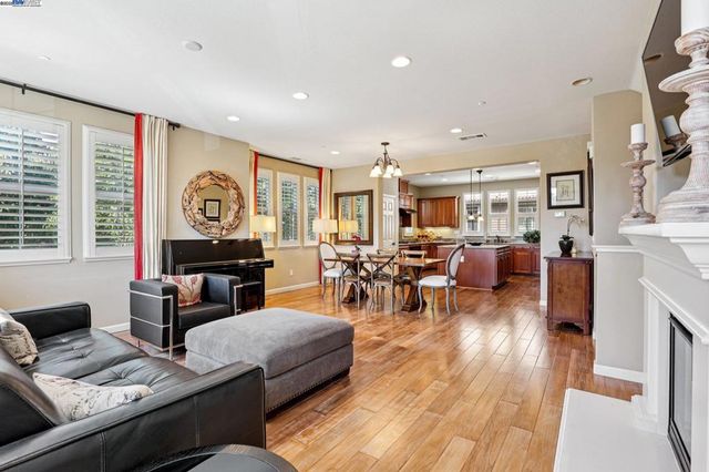 622 Moss Way, Hayward, CA 94541