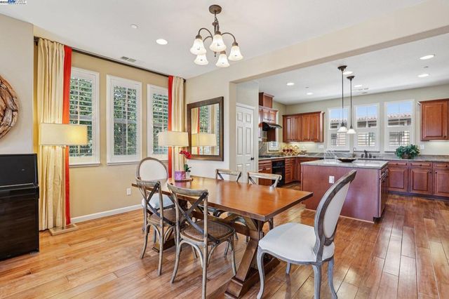 622 Moss Way, Hayward, CA 94541