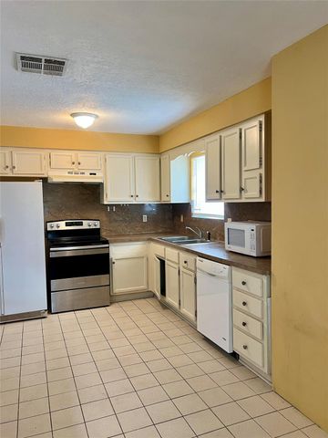 502 Saint Charles Street, League City, TX 77573