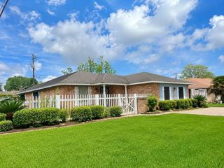 502 Saint Charles Street, League City, TX 77573