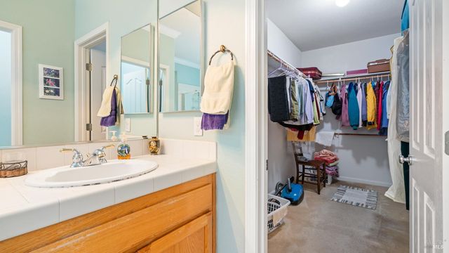 266 Cambridge Ln, Petaluma, CA 94952