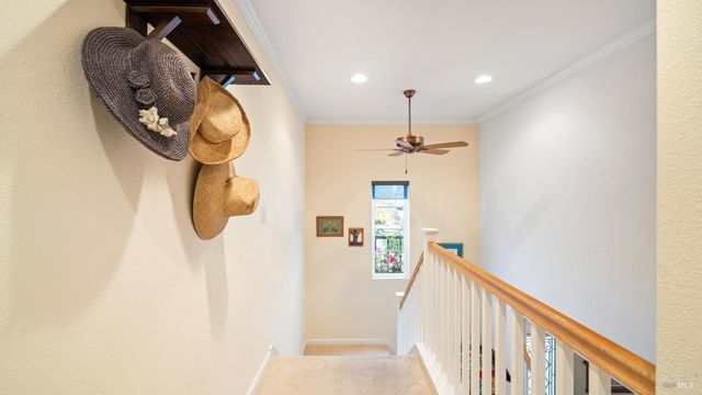 266 Cambridge Ln, Petaluma, CA 94952