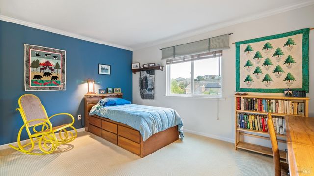 266 Cambridge Ln, Petaluma, CA 94952