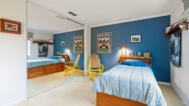 266 Cambridge Ln, Petaluma, CA 94952