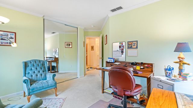 266 Cambridge Ln, Petaluma, CA 94952