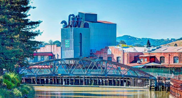 266 Cambridge Ln, Petaluma, CA 94952