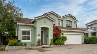 266 Cambridge Ln, Petaluma, CA 94952