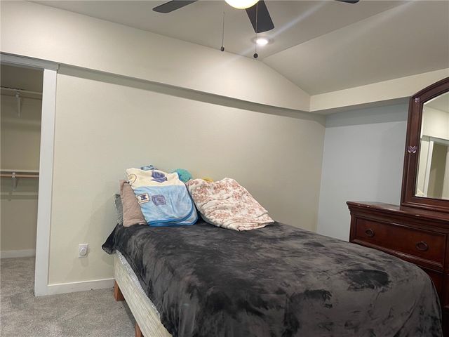 202 Parrott Drive, Huntsville, AR 72740