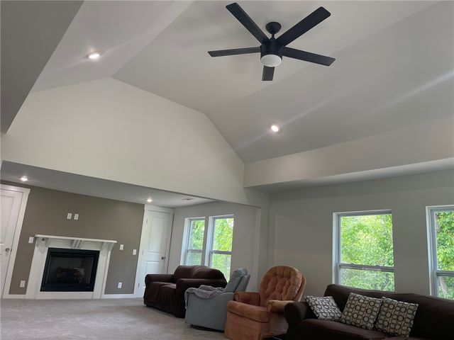 202 Parrott Drive, Huntsville, AR 72740