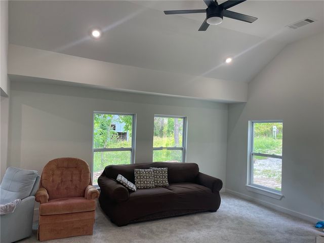 202 Parrott Drive, Huntsville, AR 72740