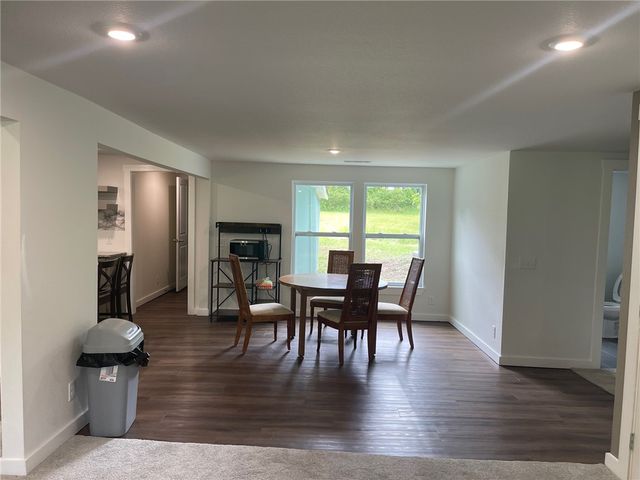 202 Parrott Drive, Huntsville, AR 72740