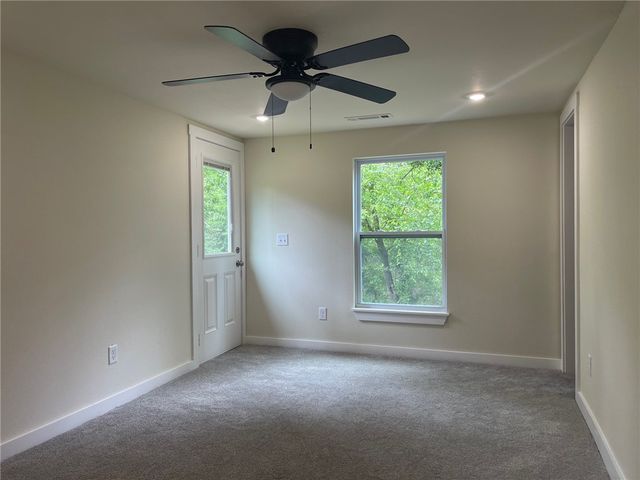 202 Parrott Drive, Huntsville, AR 72740