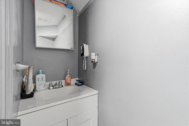 203 NEW JERSEY RD, Brooklawn, NJ 08030