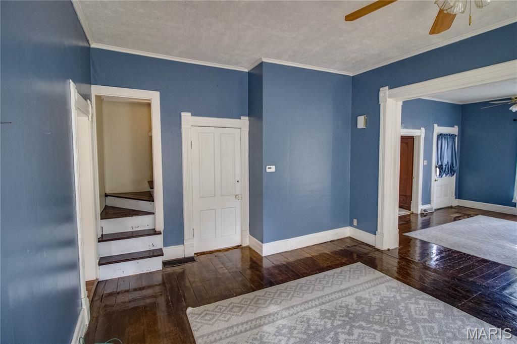 Image 11 of property listing at 332 N High Street, Carlinville, IL 62626