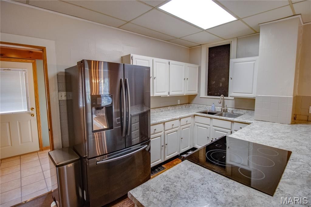 Image 14 of property listing at 332 N High Street, Carlinville, IL 62626