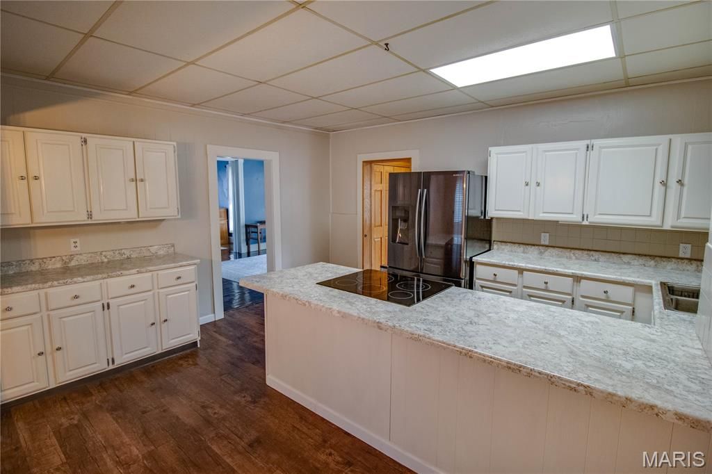 Image 15 of property listing at 332 N High Street, Carlinville, IL 62626