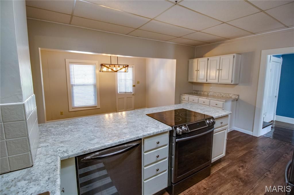 Image 16 of property listing at 332 N High Street, Carlinville, IL 62626