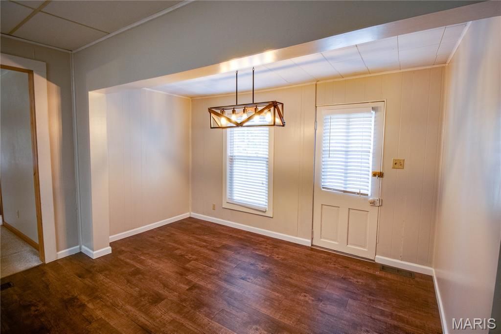 Image 17 of property listing at 332 N High Street, Carlinville, IL 62626