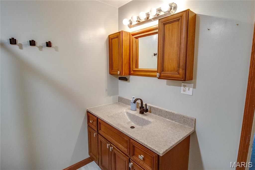 Image 30 of property listing at 332 N High Street, Carlinville, IL 62626