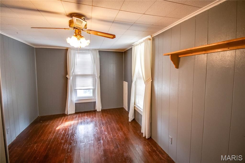 Image 36 of property listing at 332 N High Street, Carlinville, IL 62626