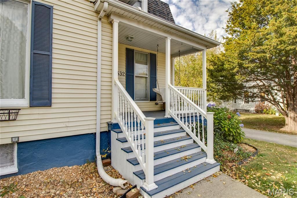 Image 5 of property listing at 332 N High Street, Carlinville, IL 62626