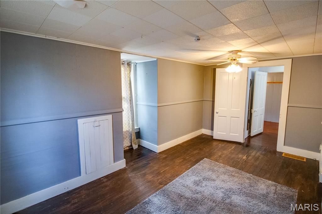 Image 41 of property listing at 332 N High Street, Carlinville, IL 62626