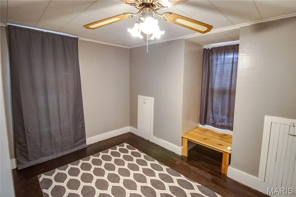 Image 42 of property listing at 332 N High Street, Carlinville, IL 62626