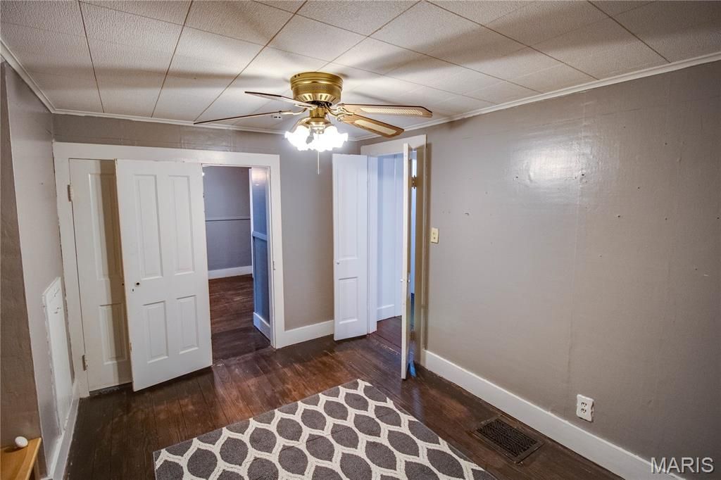 Image 43 of property listing at 332 N High Street, Carlinville, IL 62626