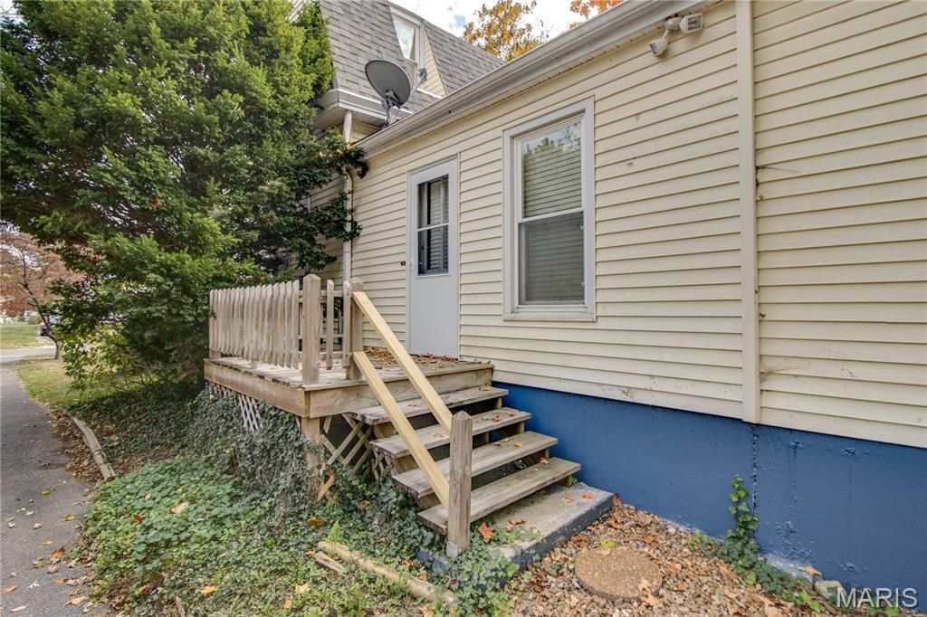 Image 52 of property listing at 332 N High Street, Carlinville, IL 62626