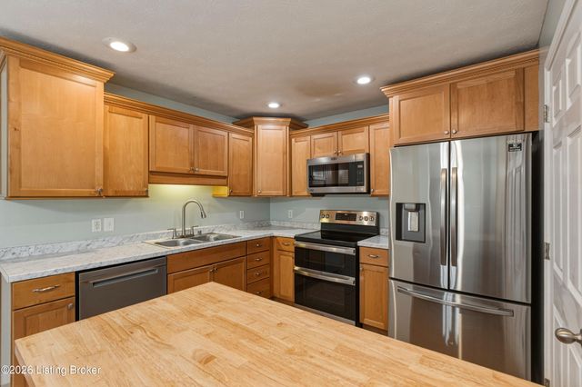 35 Grant Ct, Taylorsville, KY 40071