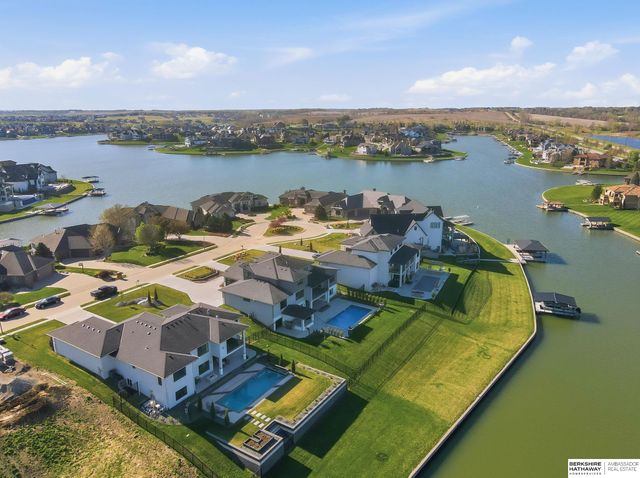 12616 N 178th Circle, Bennington, NE 68007