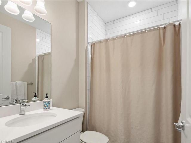 7225 Wilton DR, Naples, FL 34109