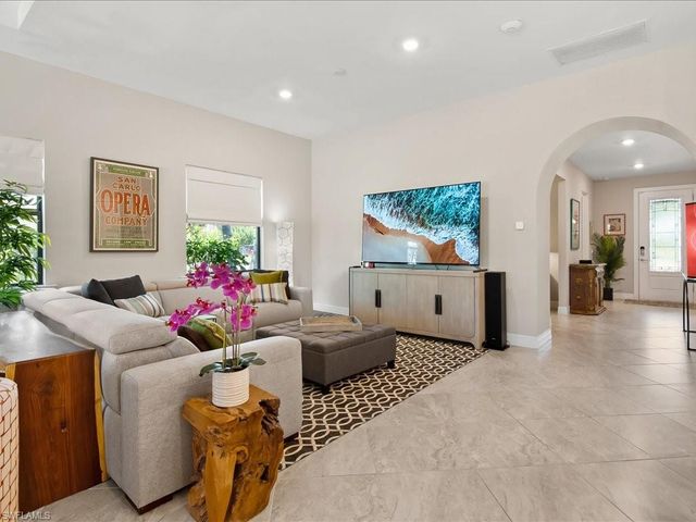 7225 Wilton DR, Naples, FL 34109