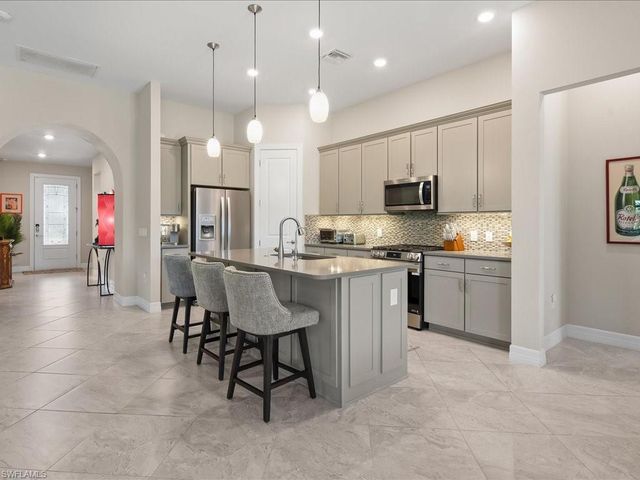 7225 Wilton DR, Naples, FL 34109