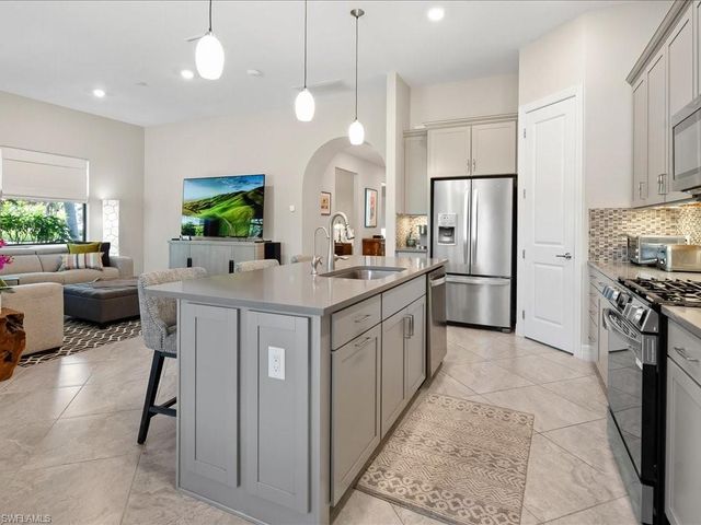 7225 Wilton DR, Naples, FL 34109