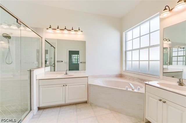 8916 Dartmoor WAY, Fort Myers, FL 33908