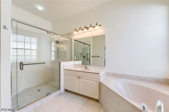 8916 Dartmoor WAY, Fort Myers, FL 33908