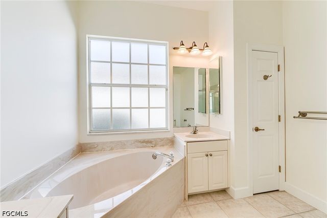 8916 Dartmoor WAY, Fort Myers, FL 33908