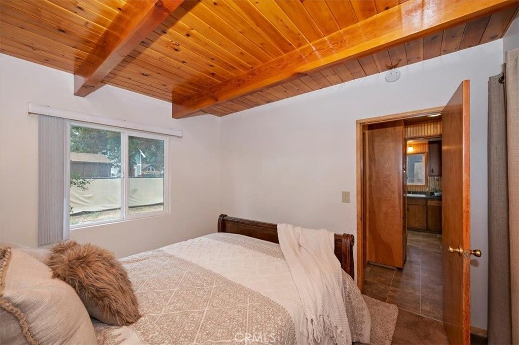 Image 19 of property listing at 710 W Fairway, Big Bear City, CA 92314
