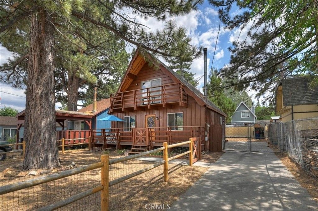 Image 4 of property listing at 710 W Fairway, Big Bear City, CA 92314