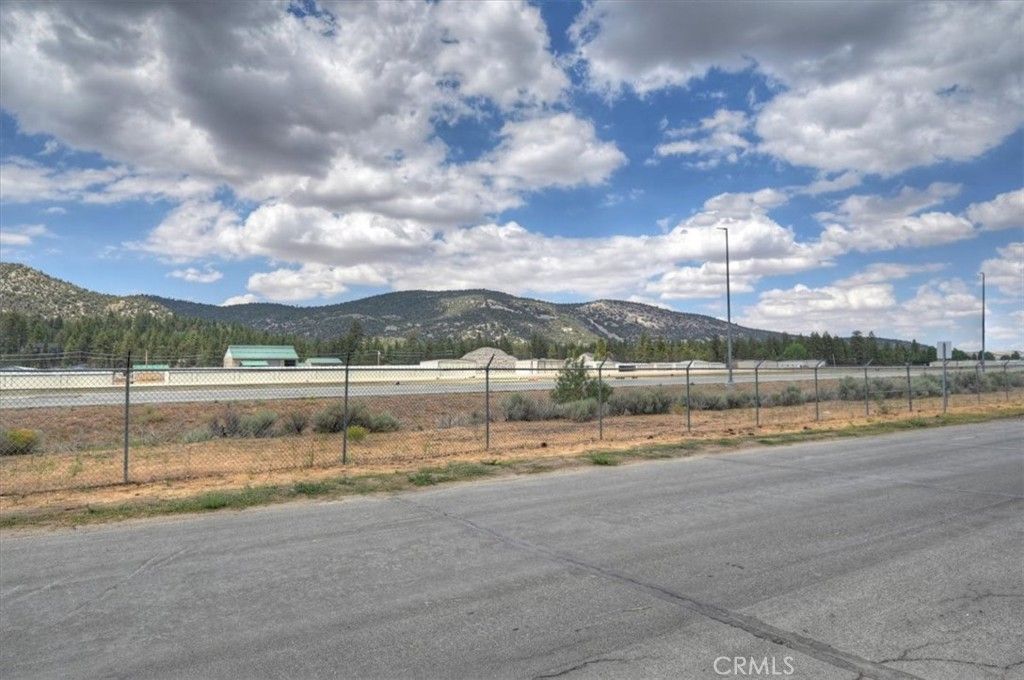 Image 41 of property listing at 710 W Fairway, Big Bear City, CA 92314