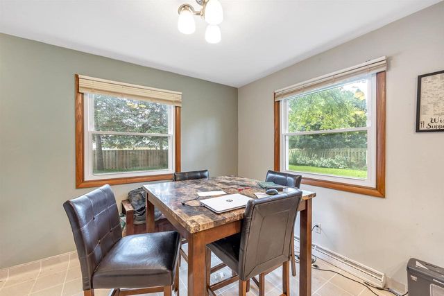 127 W CAPITOL DRIVE, Appleton, WI 54911