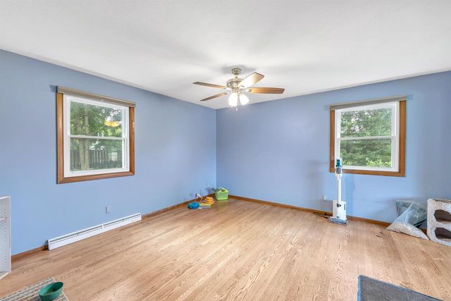 127 W CAPITOL DRIVE, Appleton, WI 54911
