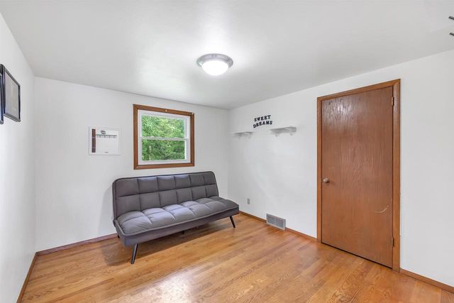 127 W CAPITOL DRIVE, Appleton, WI 54911