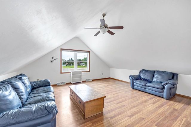 127 W CAPITOL DRIVE, Appleton, WI 54911